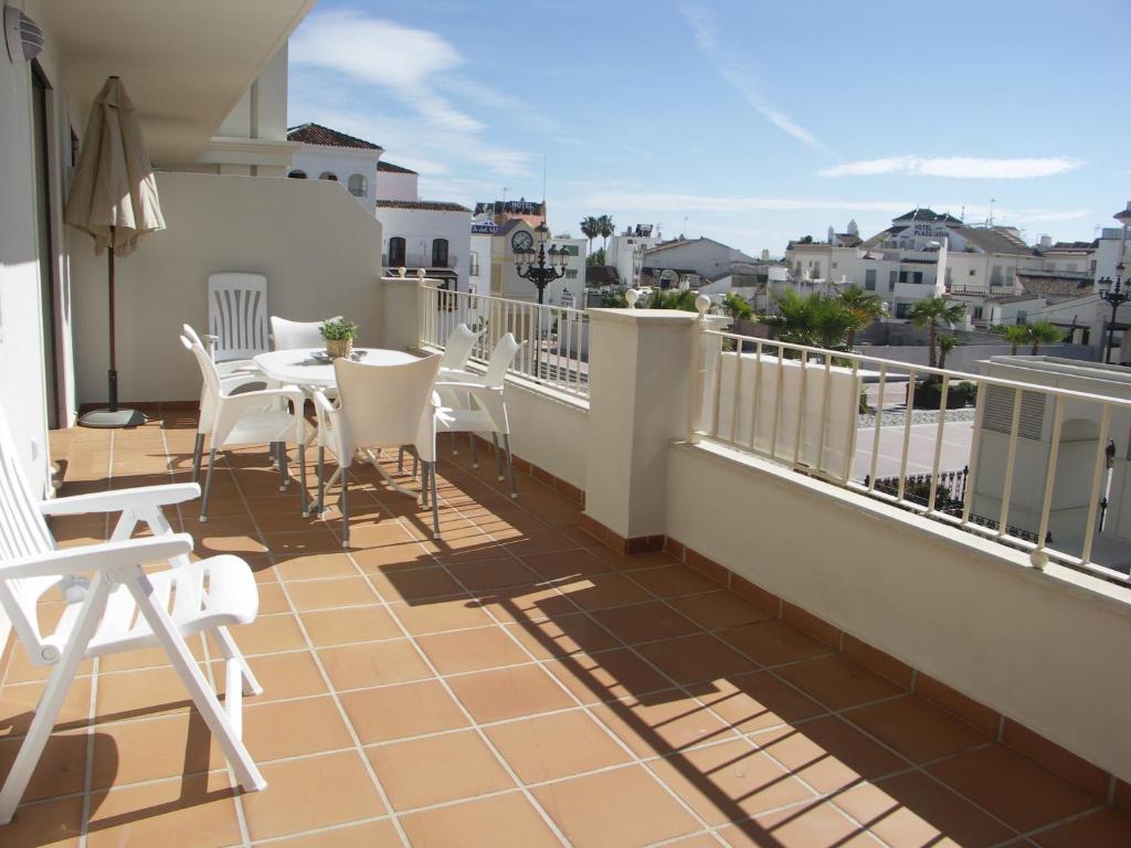 Apartamentos Plaza Espana Nerja Room photo
